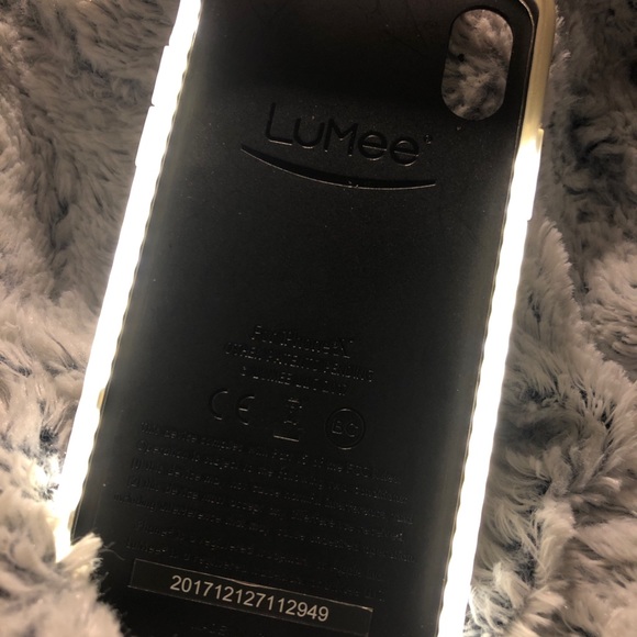 “LuMee” Illuminated iPhone X Case - Picture 4 of 4
